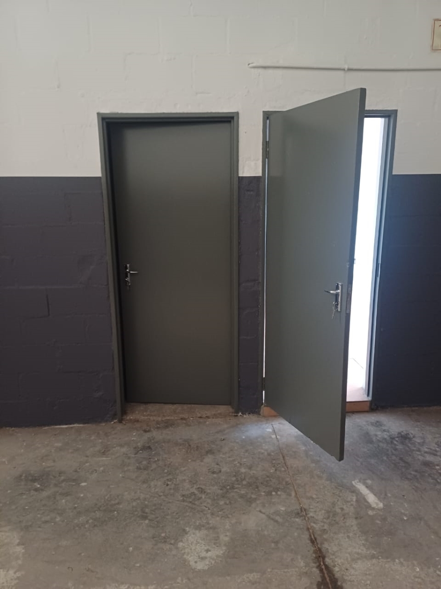 To Let Commercial Property for Rent in Okavango Park Western Cape